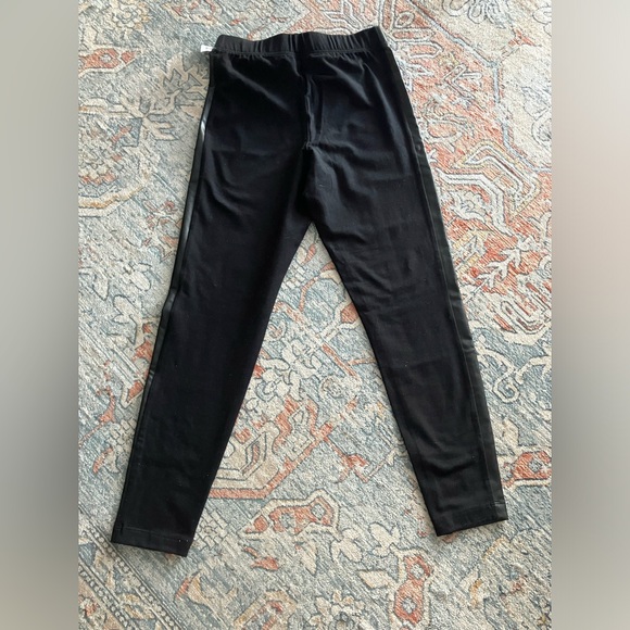 Old Navy high wasted faux-leather panel leggings. Black, size small. - Picture 4 of 6